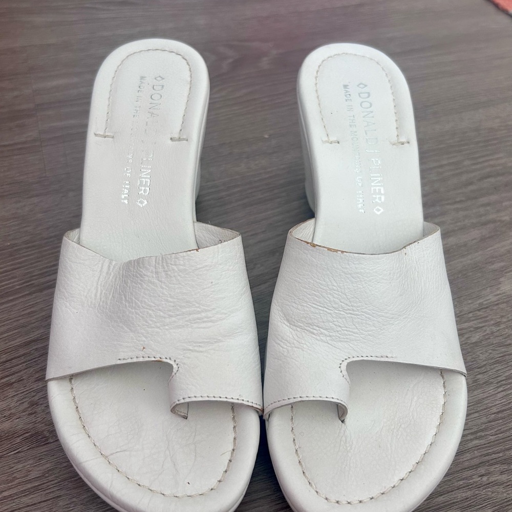 Donald J. Pliner Women's Cream Mules